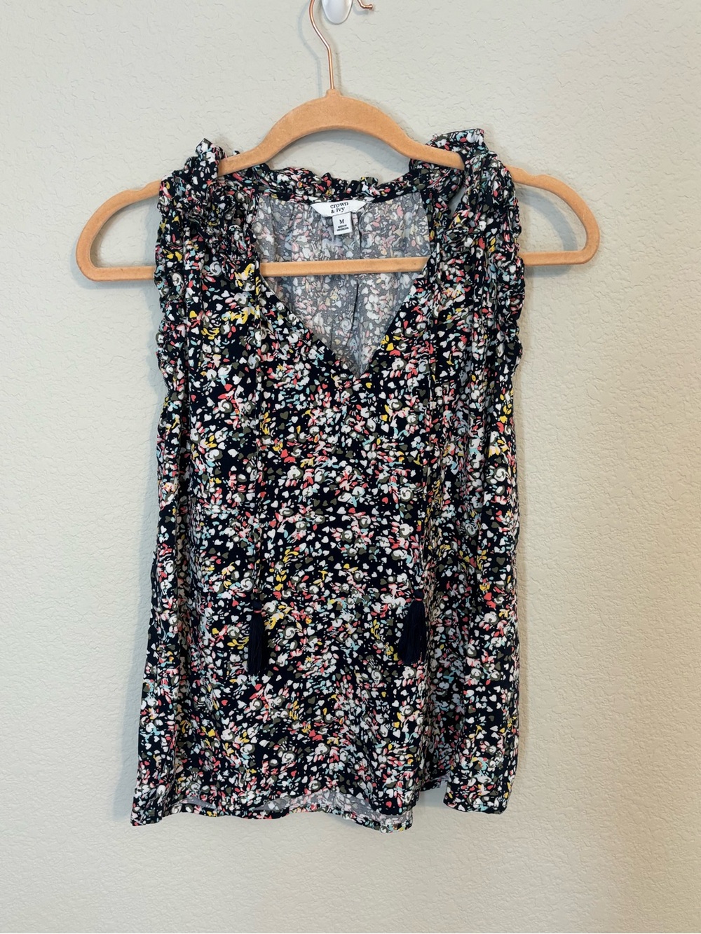 crown & ivy Black Floral V-Neck Ruffle Shoulder Tank